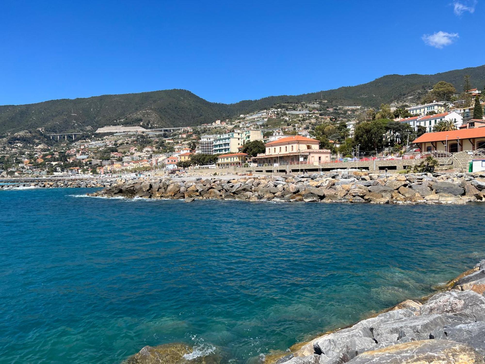 La Rosa Dei Venti, Centro Storico, 50 Metri Dalle Spiagge Apartment Ospedaletti Exterior foto