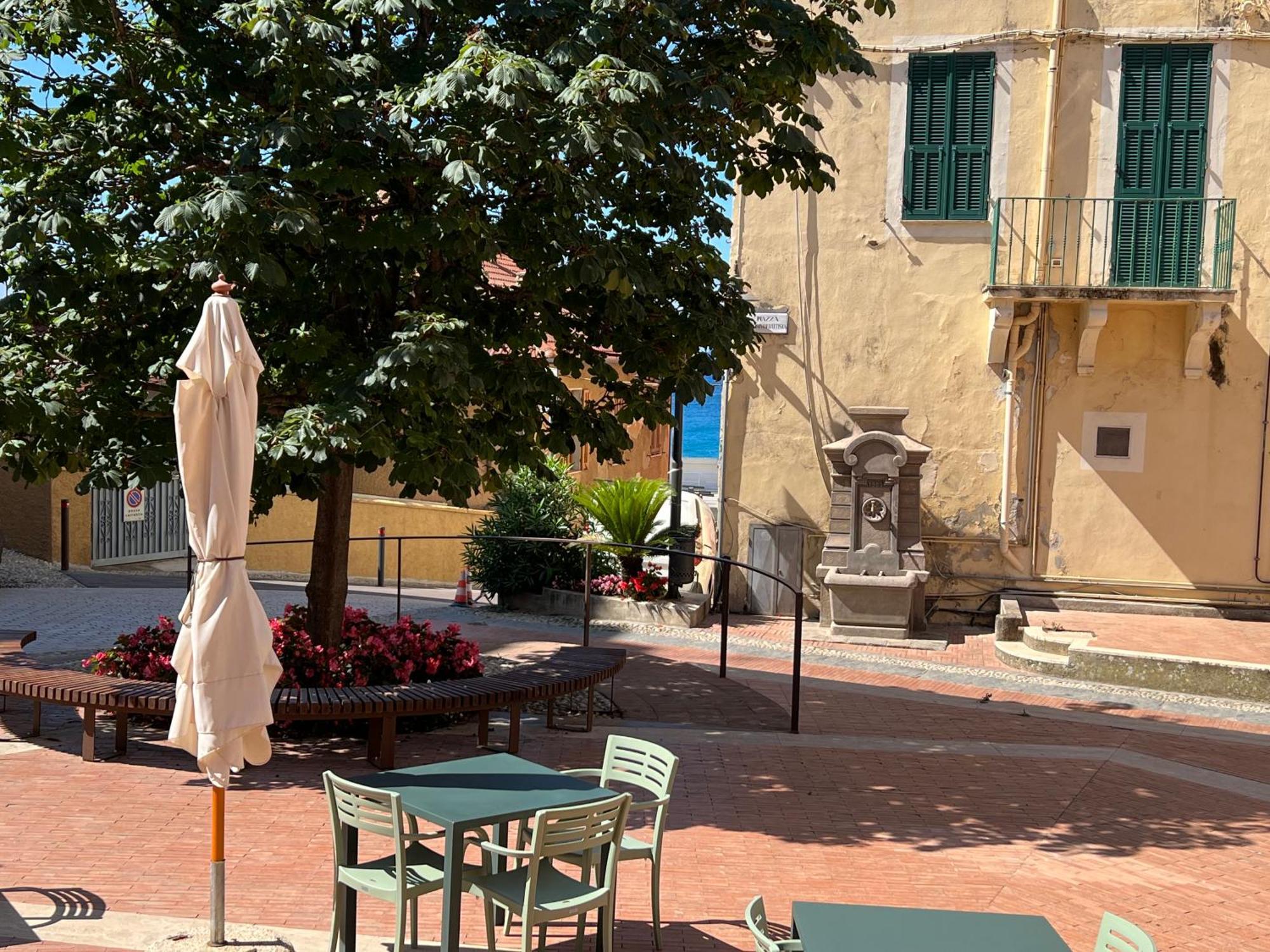 La Rosa Dei Venti, Centro Storico, 50 Metri Dalle Spiagge Apartment Ospedaletti Exterior foto